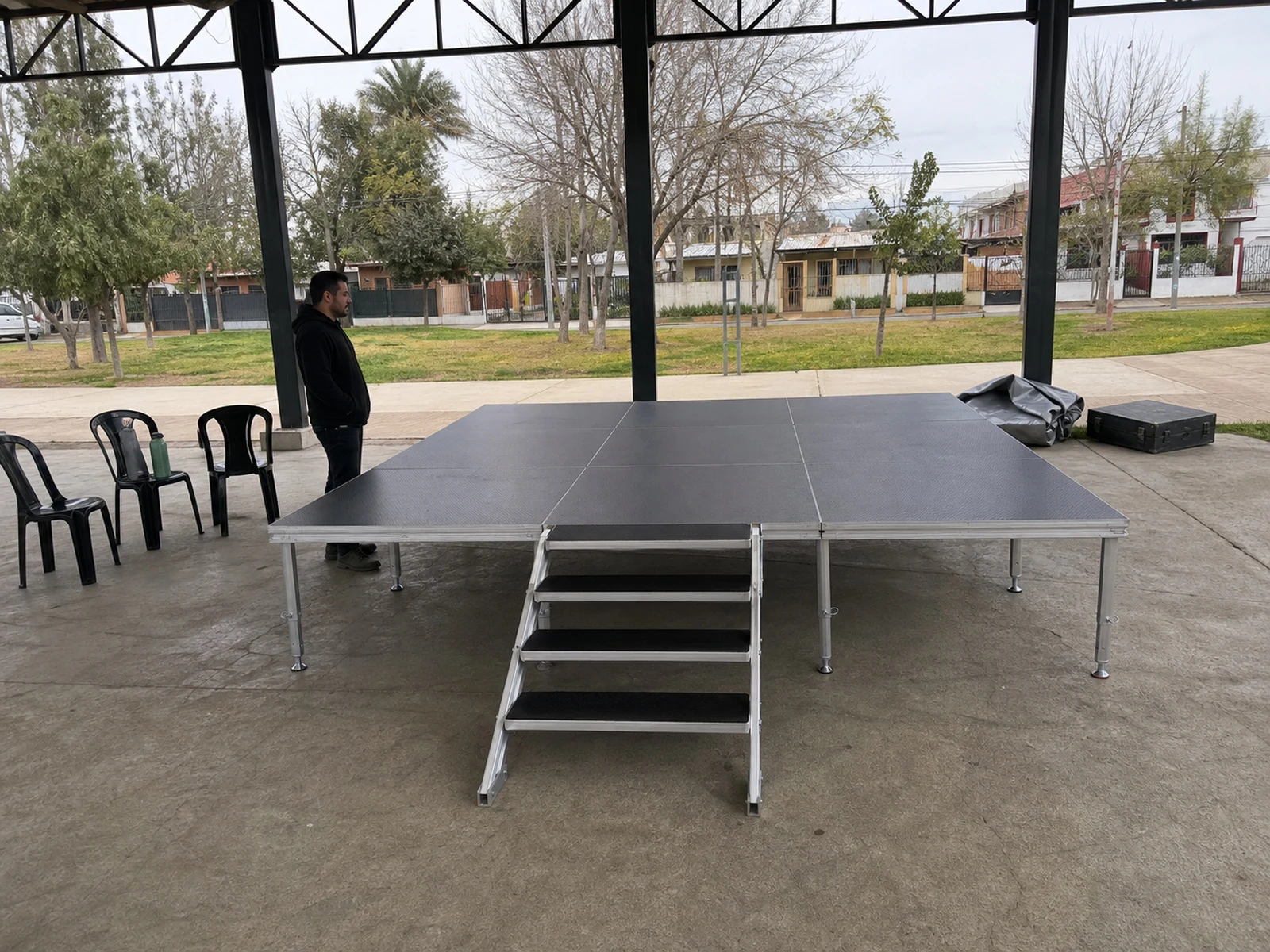 Vista 24 de Set Escenario 6x3 Metros con Escalera Optux